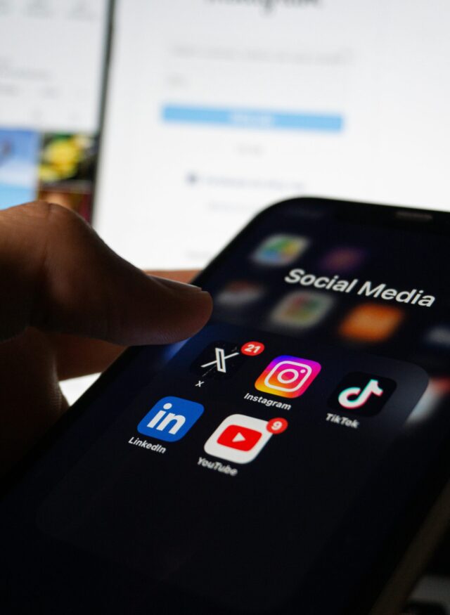 The Best Social Media Platforms for Dentists in 2025